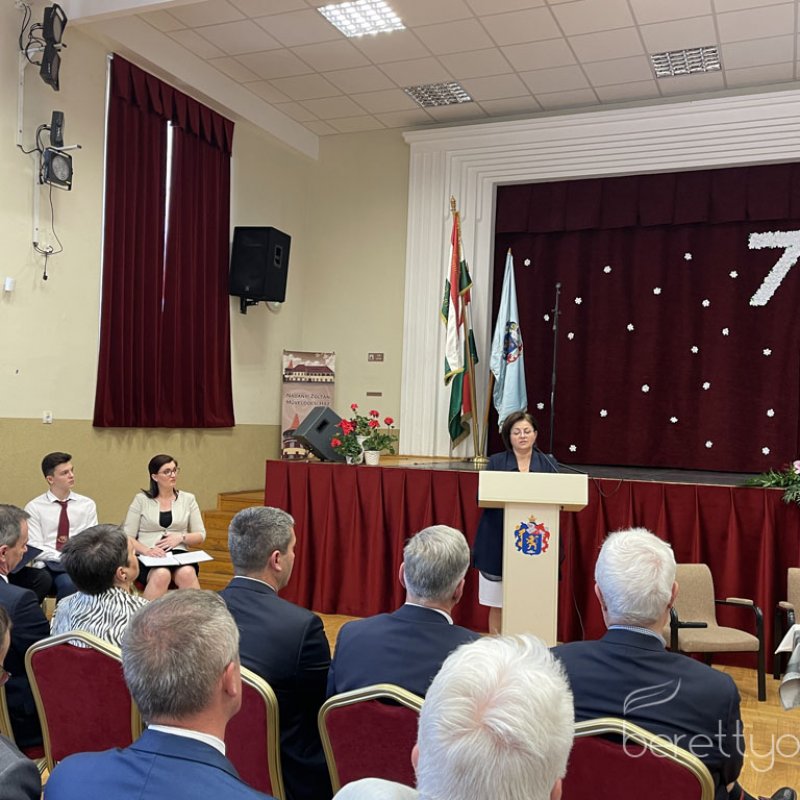 75 éves az Arany János Gimnázium 49